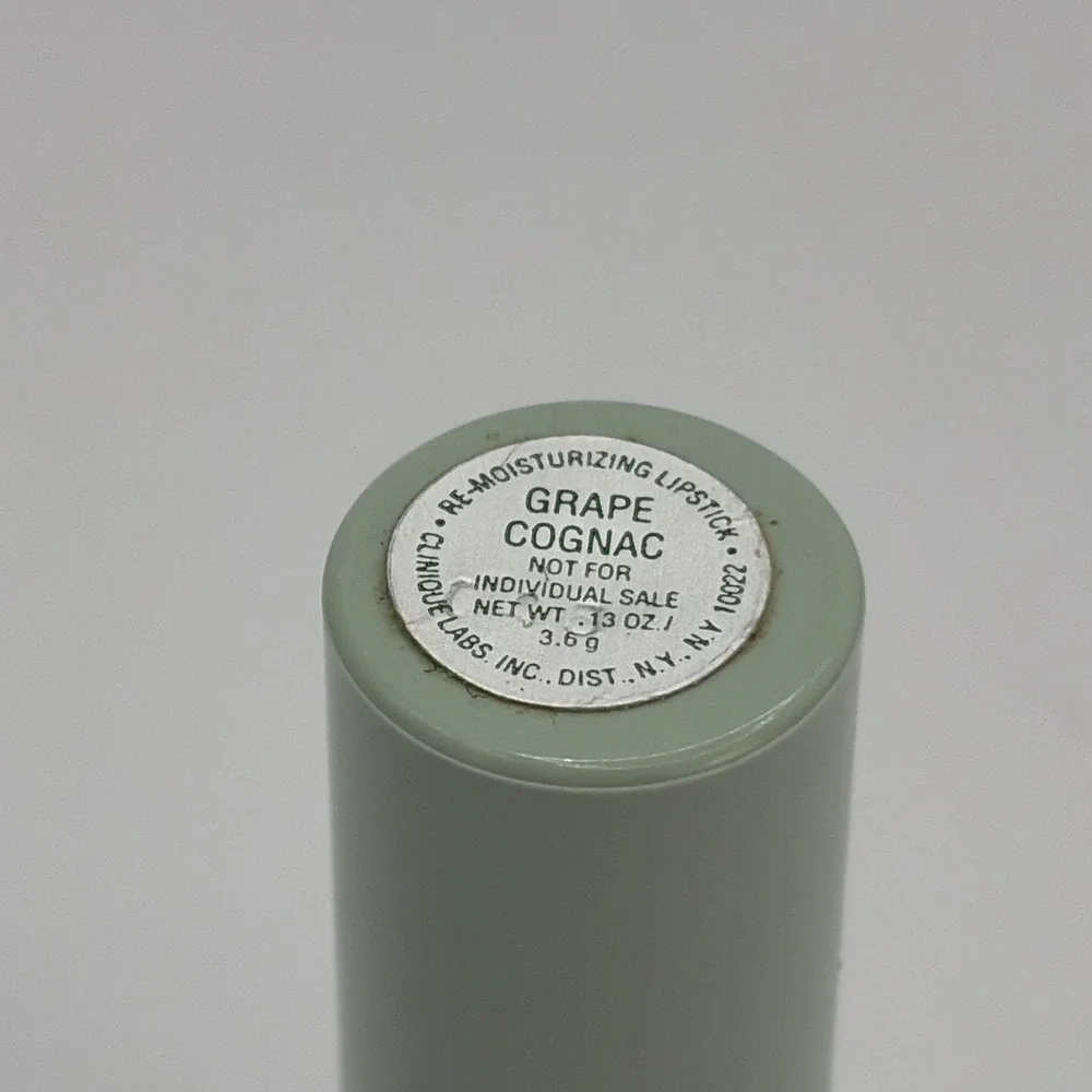 Clinique Re-Moisturizing Lipstick Grape Cognac Deep Berry Plum 3.6g Green Tube